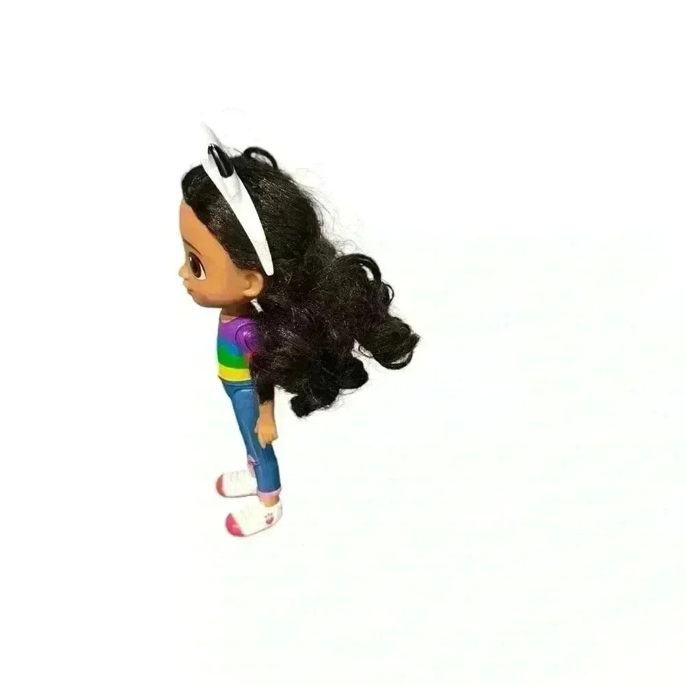 Gabby’s Dollhouse Craft-a-rific Gabby Toy 8” Doll - Picture 3 of 5